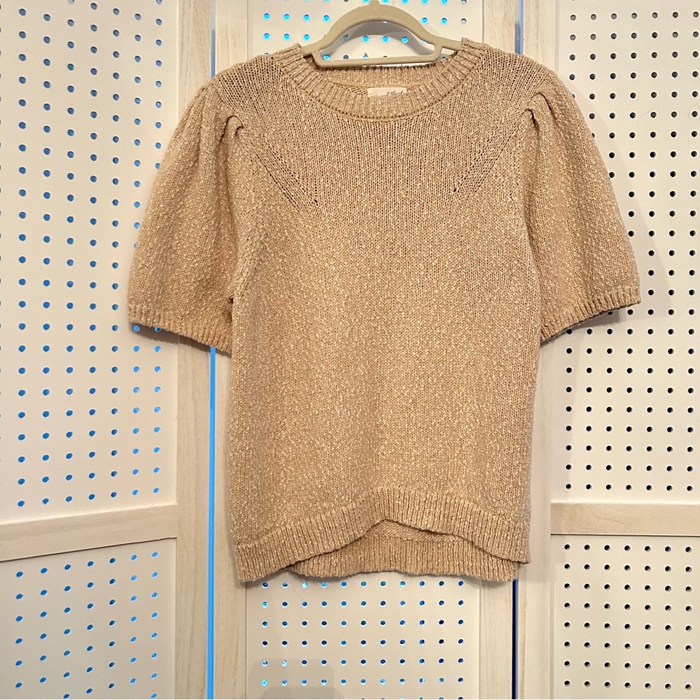 Universal Thread yellow knitted shirt with short sleeves
